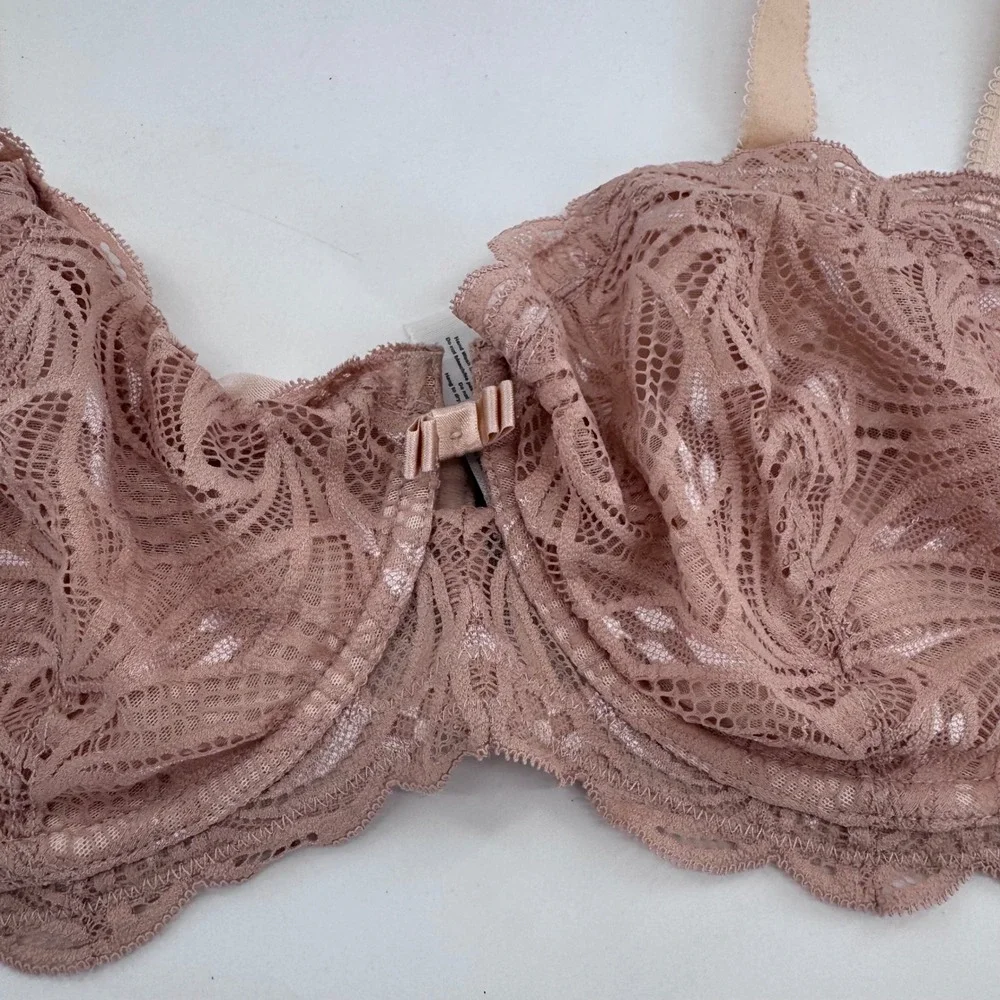 Adore Me Lace Unlined Underwire Bra Womens 40DD/E TanFloral Scalloped